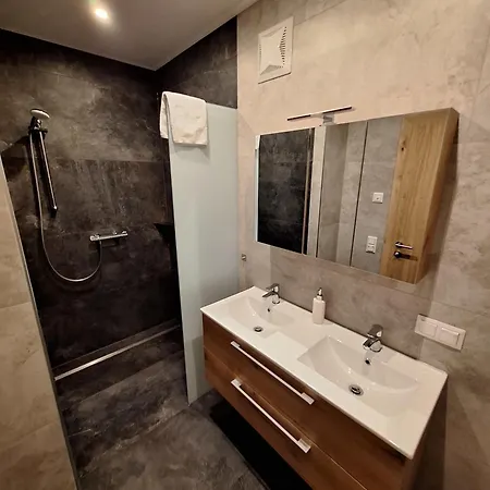 Almhaus Hochenwarter - 2 Apartment *
